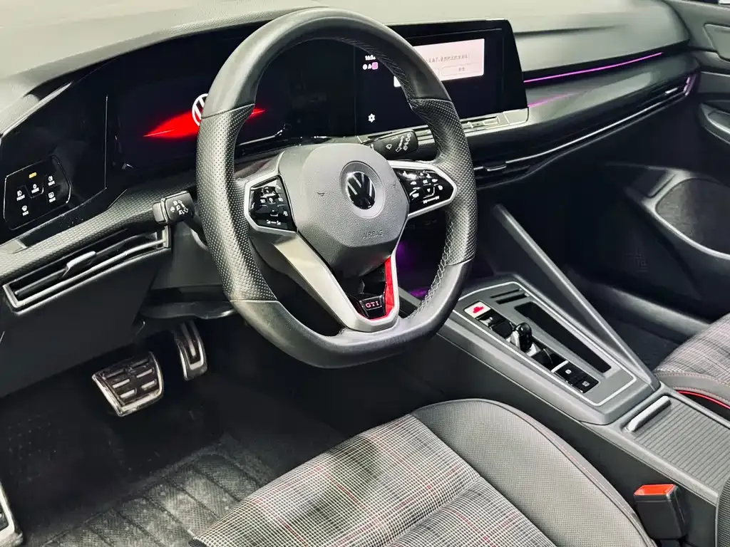 Volkswagen Golf GTI — фото 9