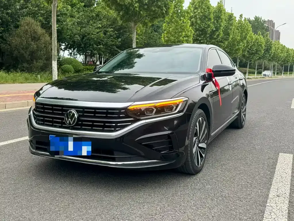 Volkswagen Passat — фото 1