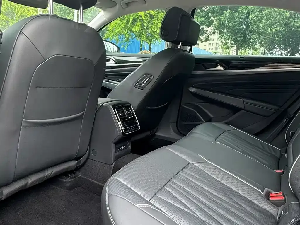 Volkswagen Passat — фото 3