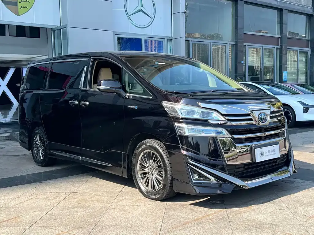 Toyota Vellfire — фото 10