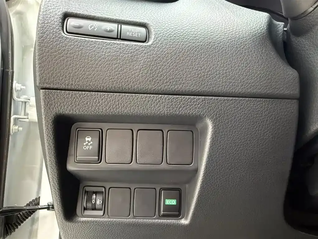 Nissan X-Trail — фото 10