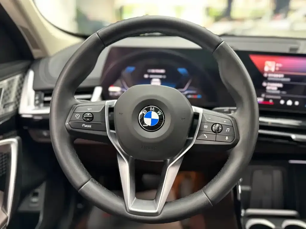 BMW X1 — фото 2