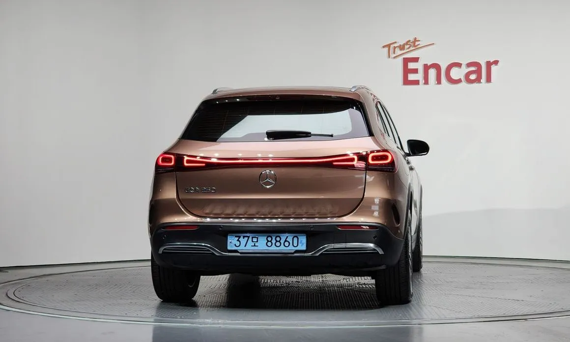 Mercedes-Benz EQA — фото 2
