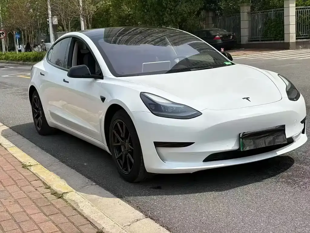 Tesla Model 3 — фото 5