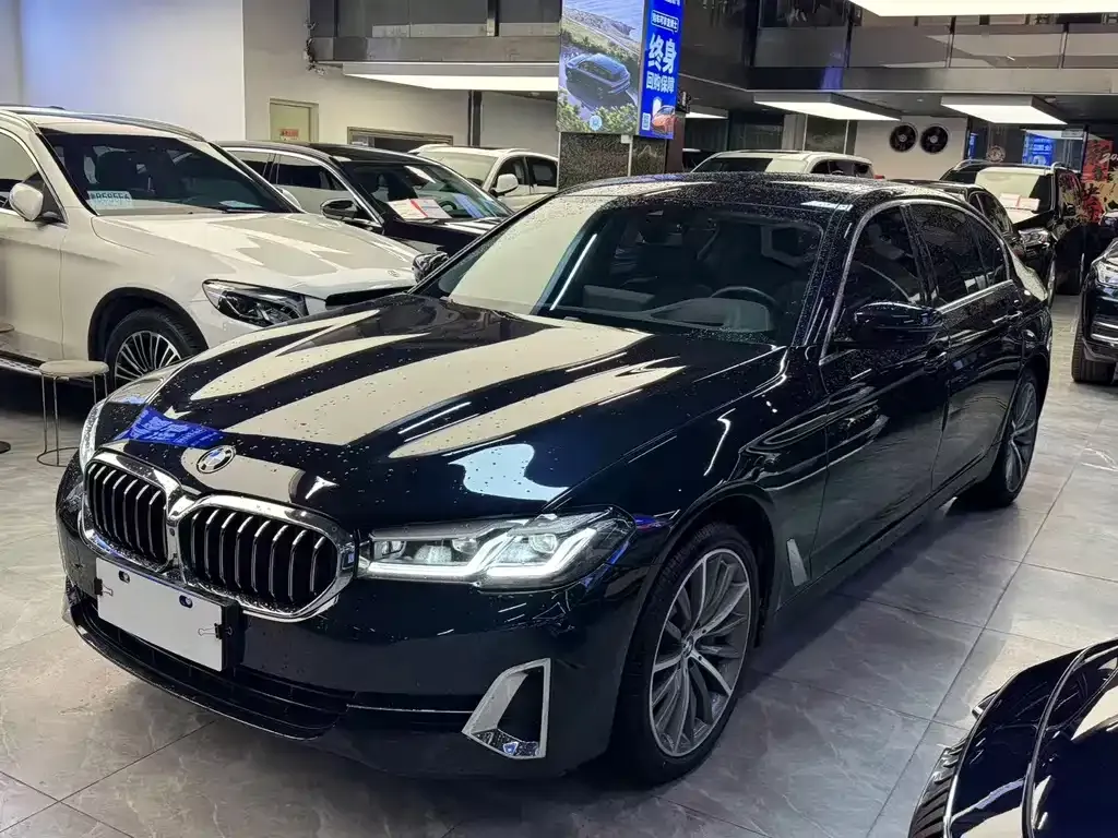 BMW 5 Series — фото 1