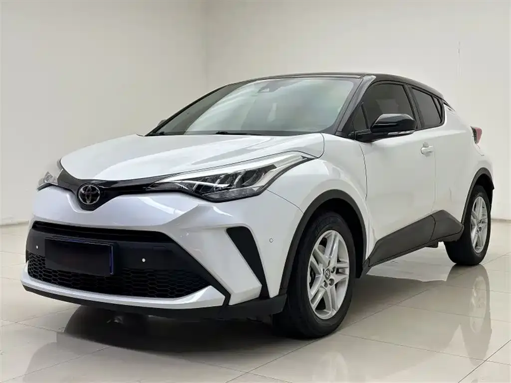 Toyota C-HR — фото 1