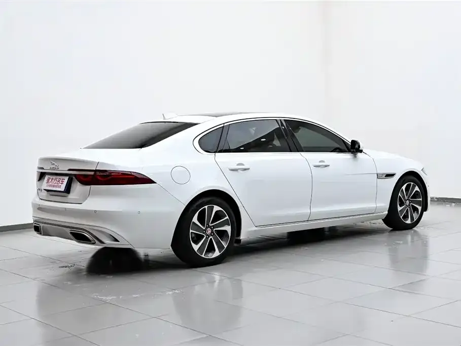 Jaguar XFL — фото 2