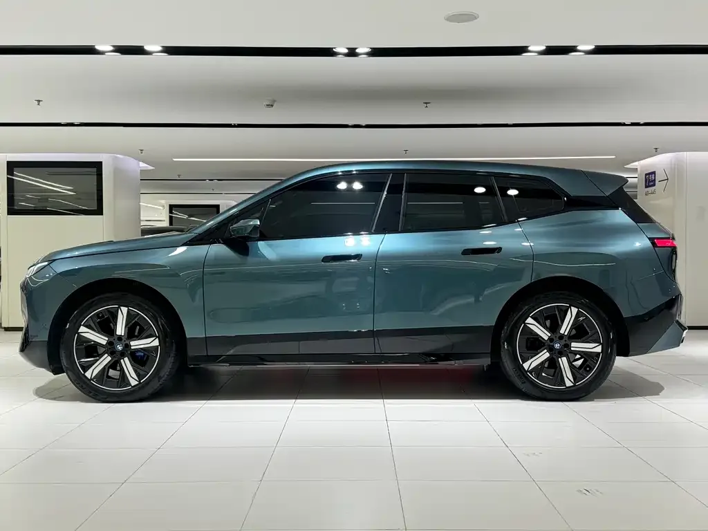 BMW iX — фото 2
