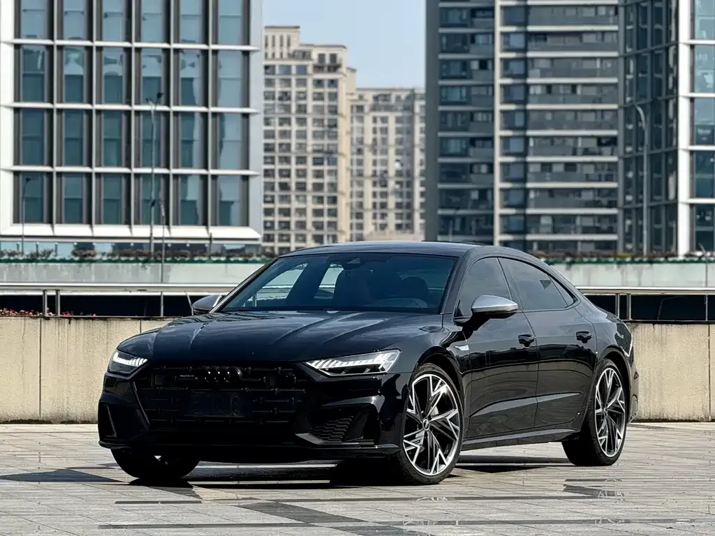 Audi A7L — фото 1