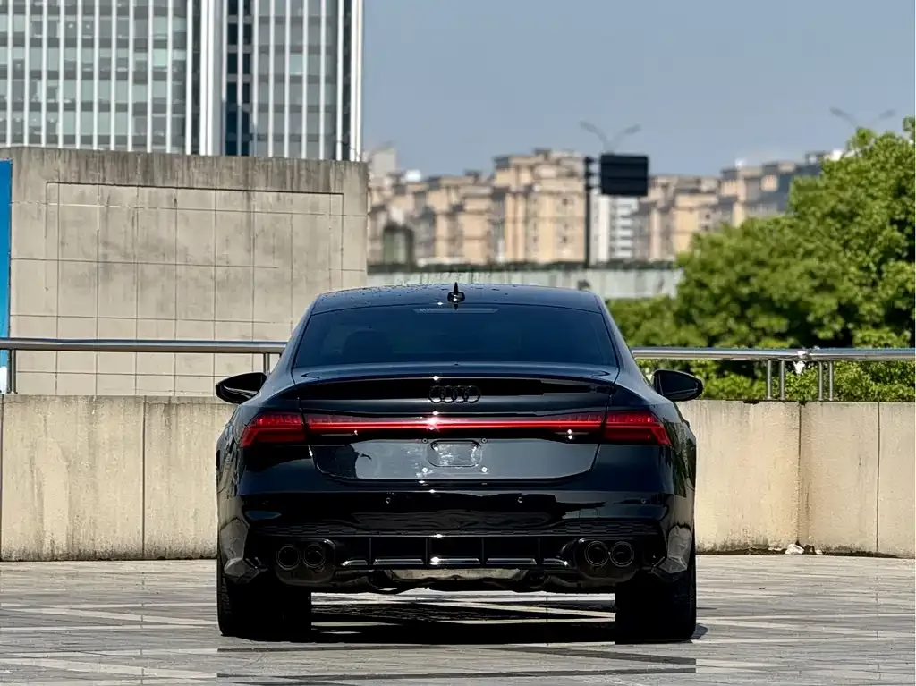 Audi A7L — фото 4