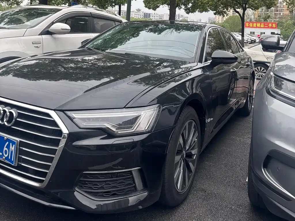 Audi A6L — фото 1