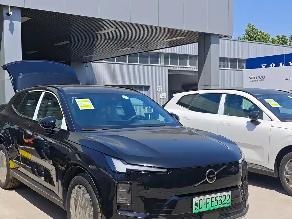 Volvo XC70 Plug-in Hybrid — фото 7
