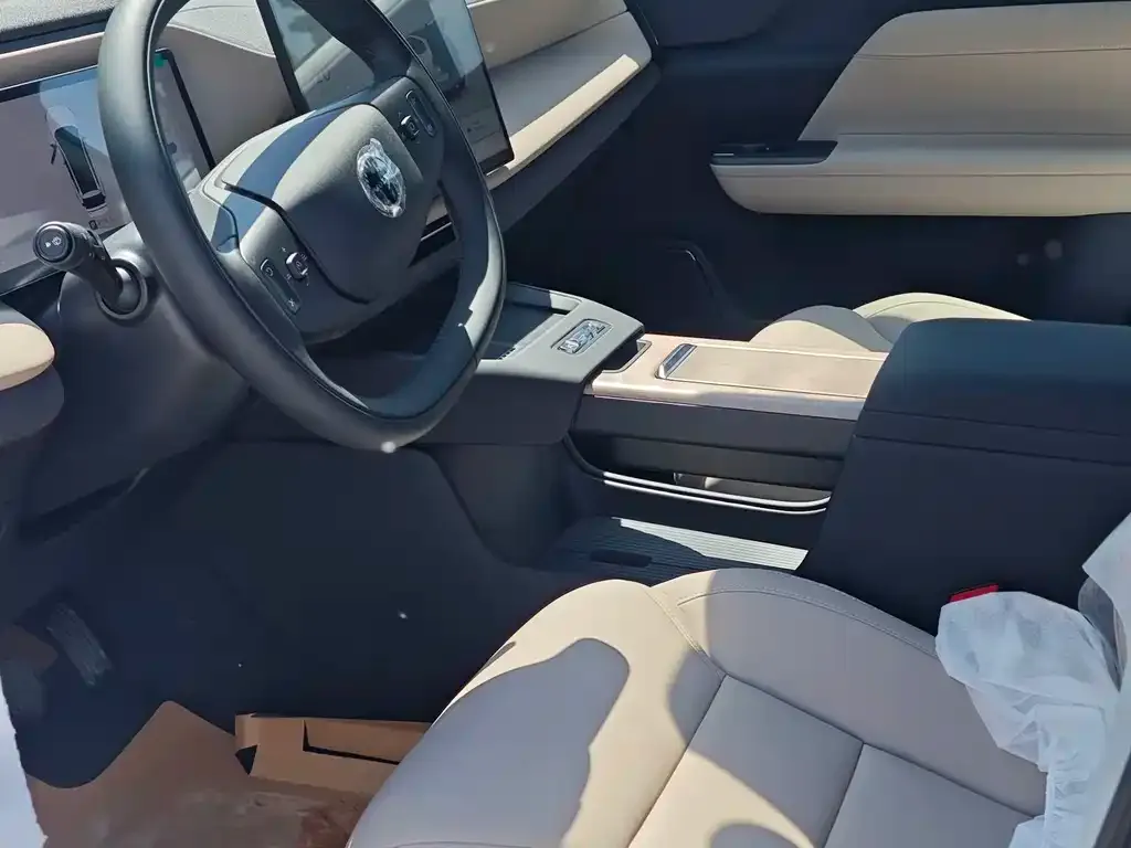 Volvo XC70 Plug-in Hybrid — фото 2