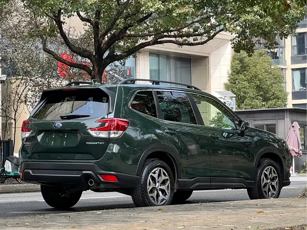Subaru Forester — фото 4