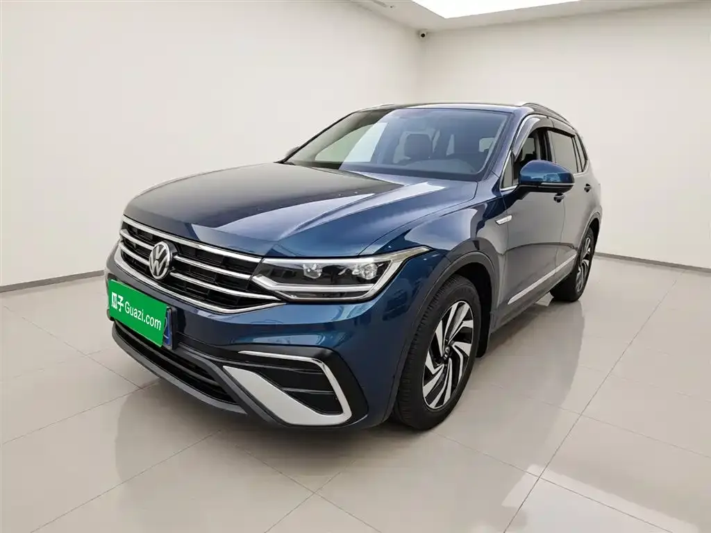 Volkswagen Tiguan L — фото 6