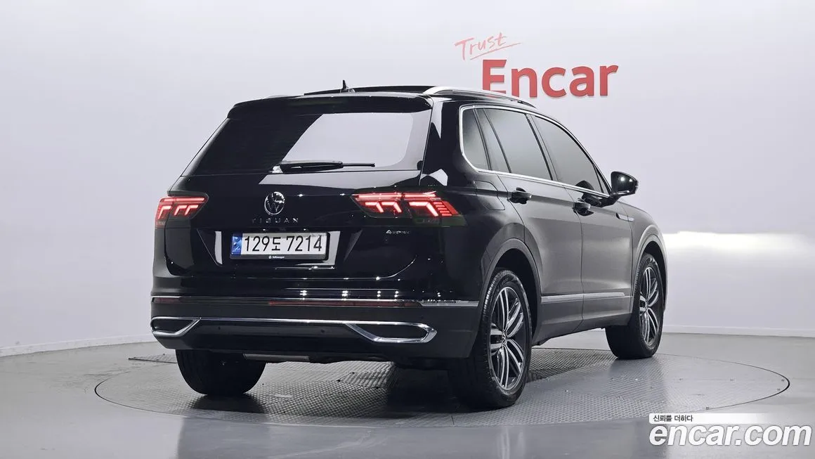 Volkswagen Tiguan — фото 4