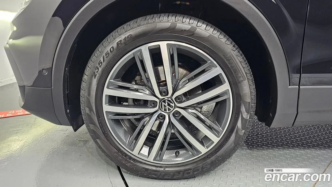 Volkswagen Tiguan — фото 7