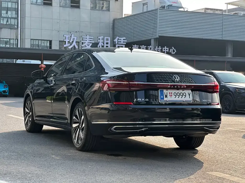 Volkswagen Passat — фото 8