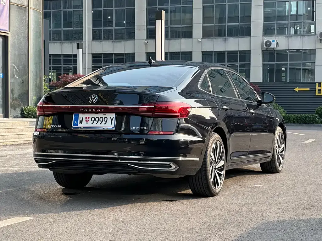 Volkswagen Passat — фото 6
