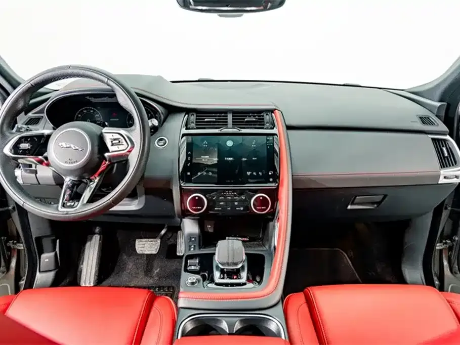 Jaguar E-PACE — фото 4