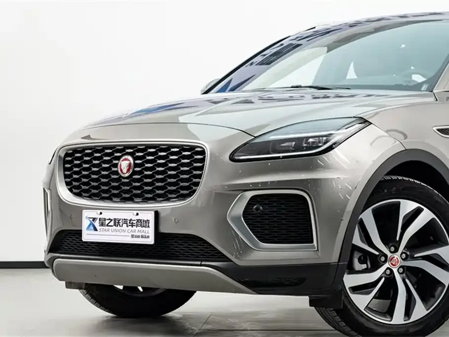 Jaguar E-PACE — фото 3