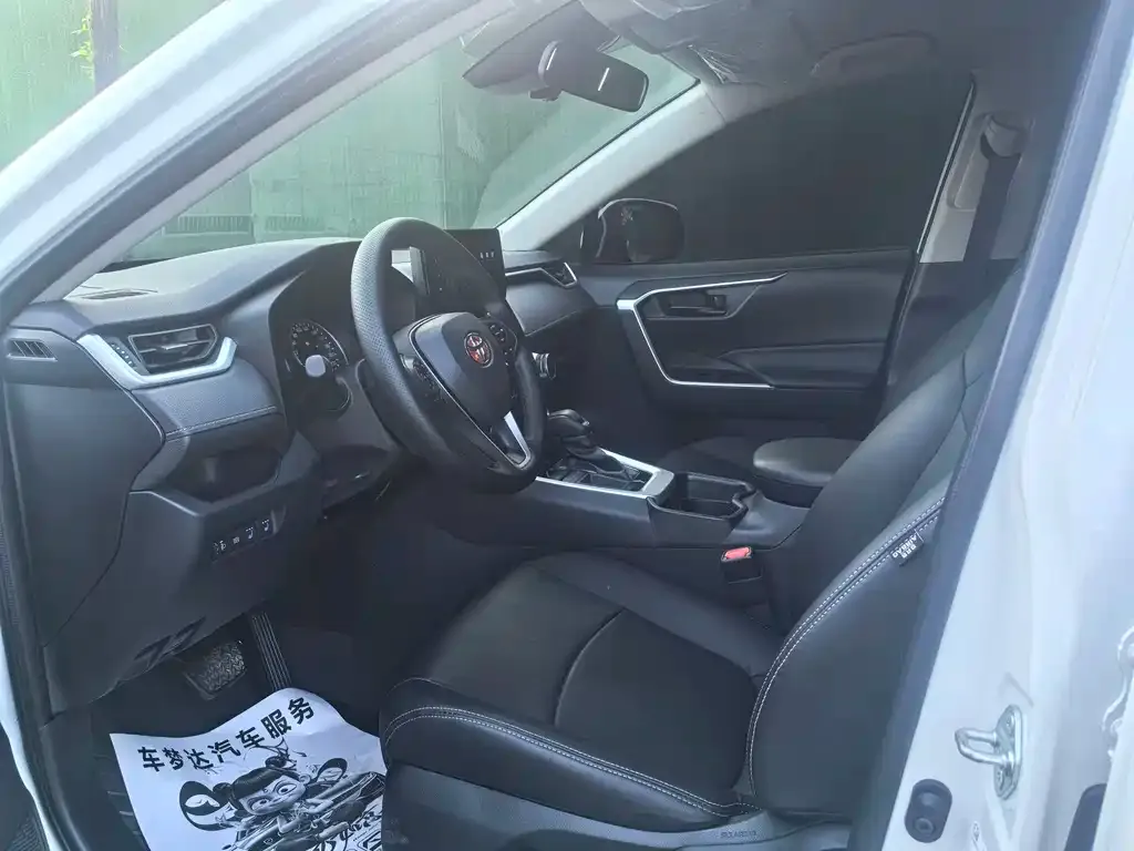 Toyota RAV4 — фото 3