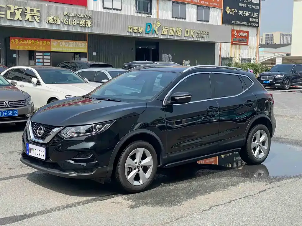 Nissan Qashqai — фото 1