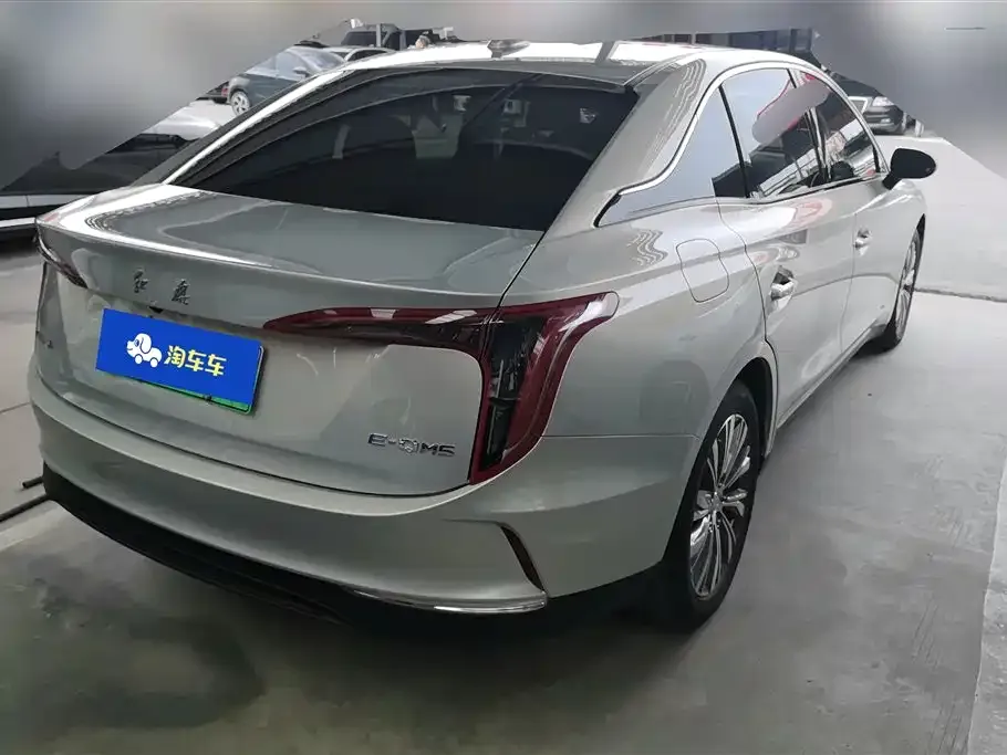 Hongqi E-QM5 — фото 2