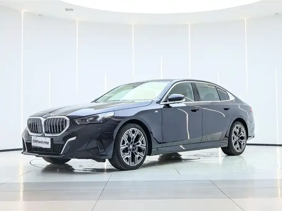 BMW 5 Series — фото 1