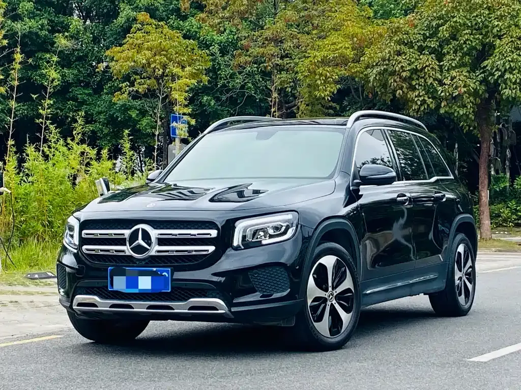Mercedes-Benz GLB — фото 1