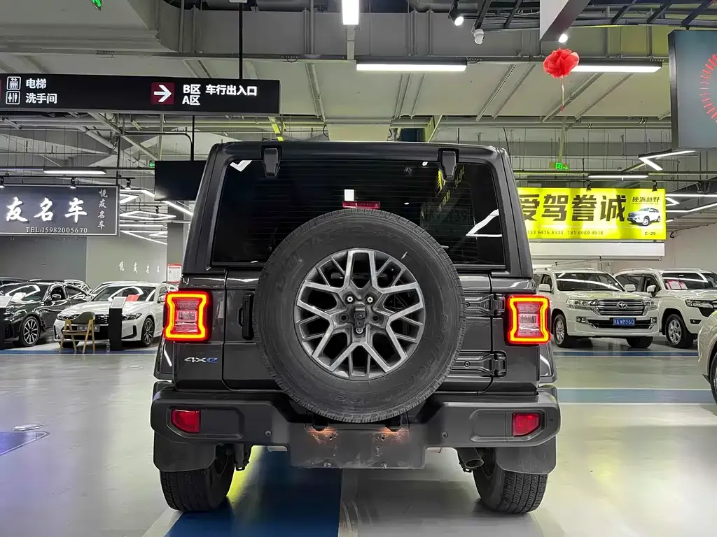 Jeep Wrangler PHEV — фото 2