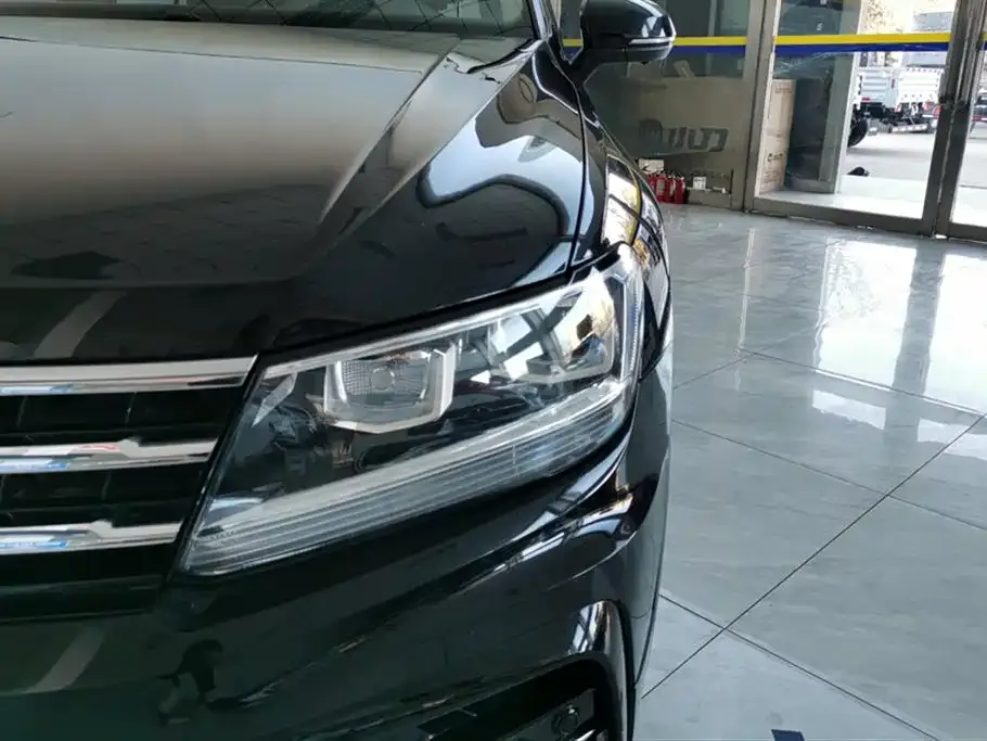 Volkswagen Tiguan L — фото 3