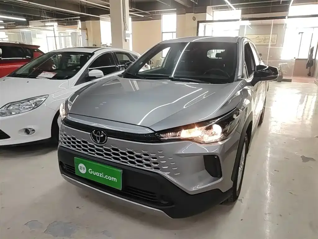 Toyota Corolla Cross — фото 1