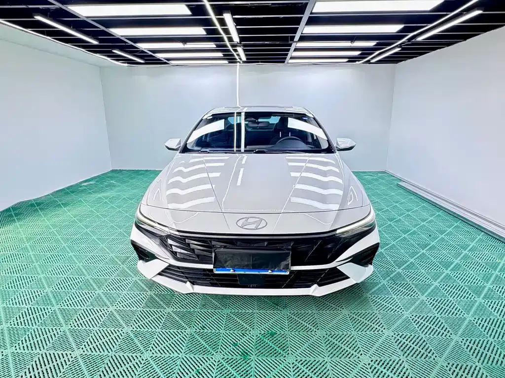 Hyundai Elantra — фото 4