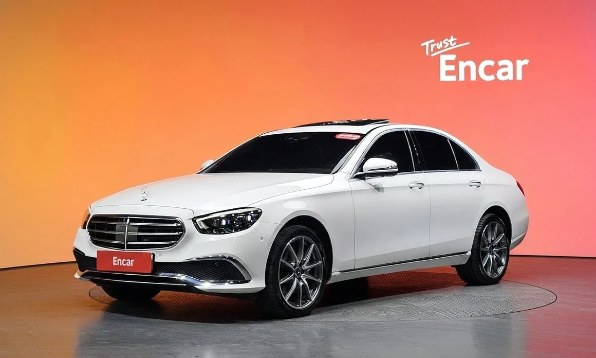 Mercedes-Benz E-Class — фото 1