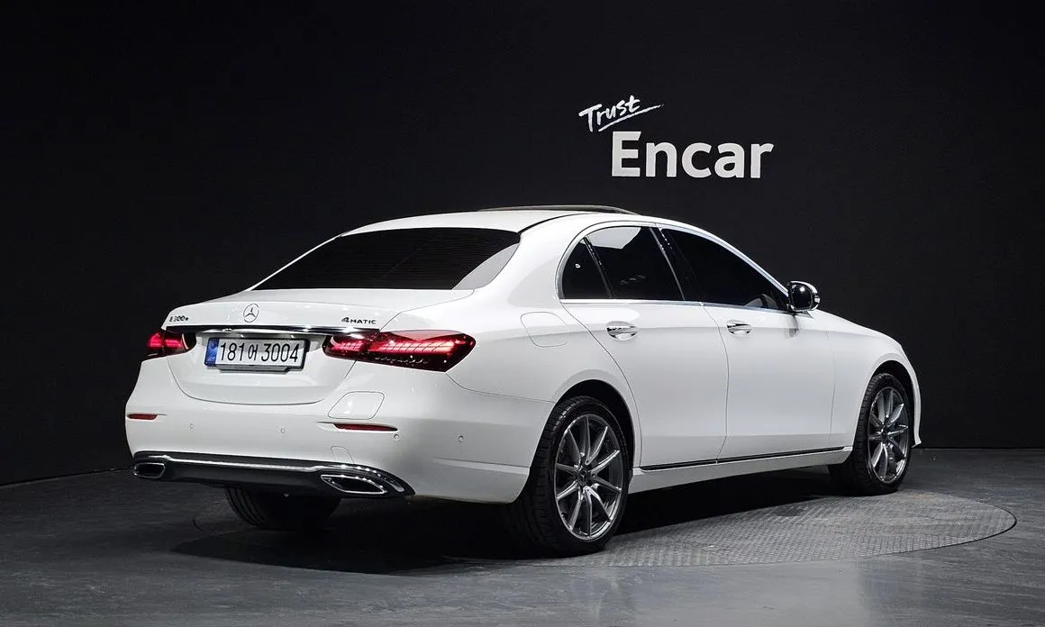 Mercedes-Benz E-Class — фото 4