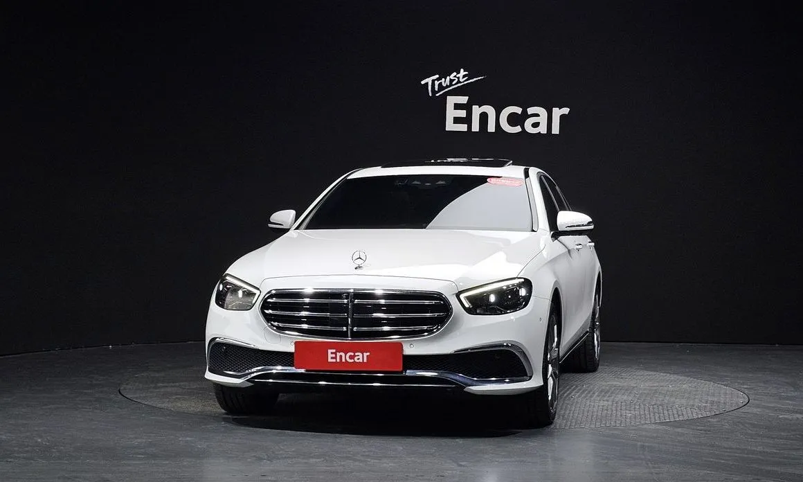 Mercedes-Benz E-Class — фото 9