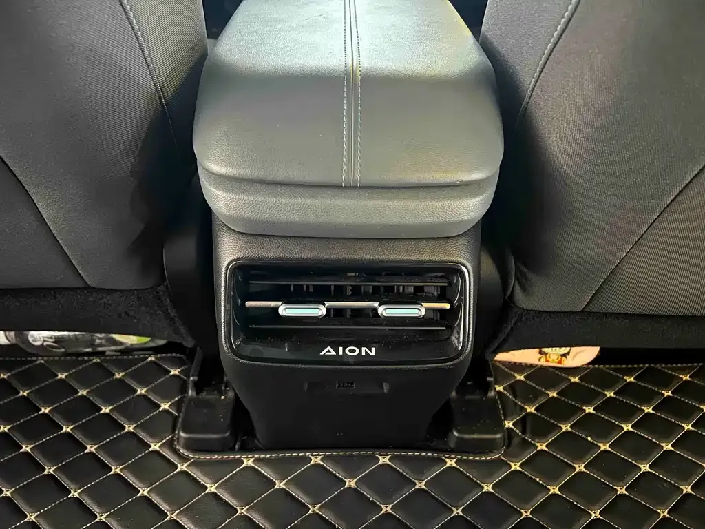 Aion Y — фото 6