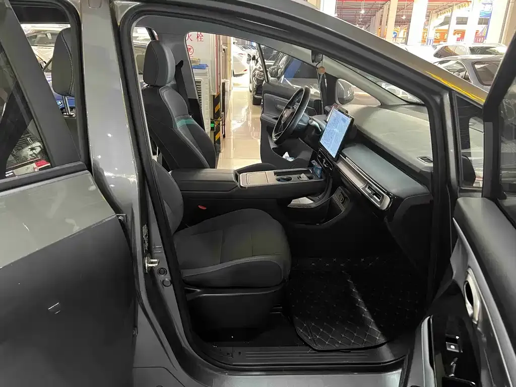 Aion Y — фото 2