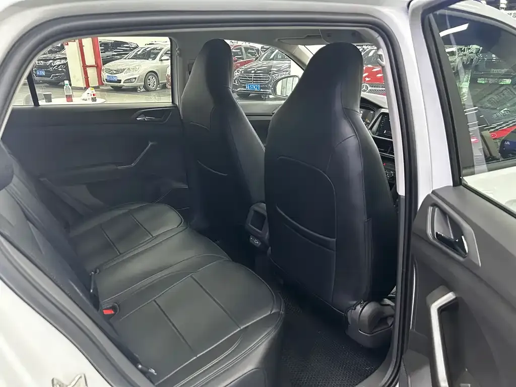 Volkswagen T-Cross — фото 3