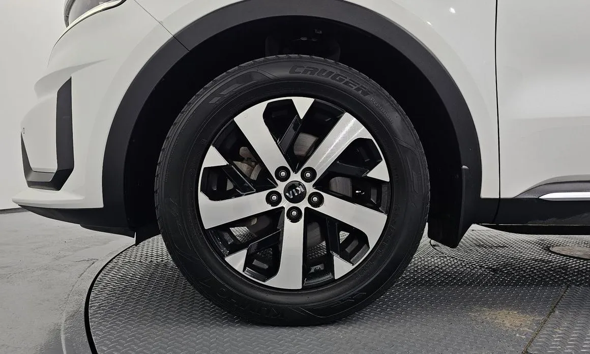 Kia Sorento — фото 8