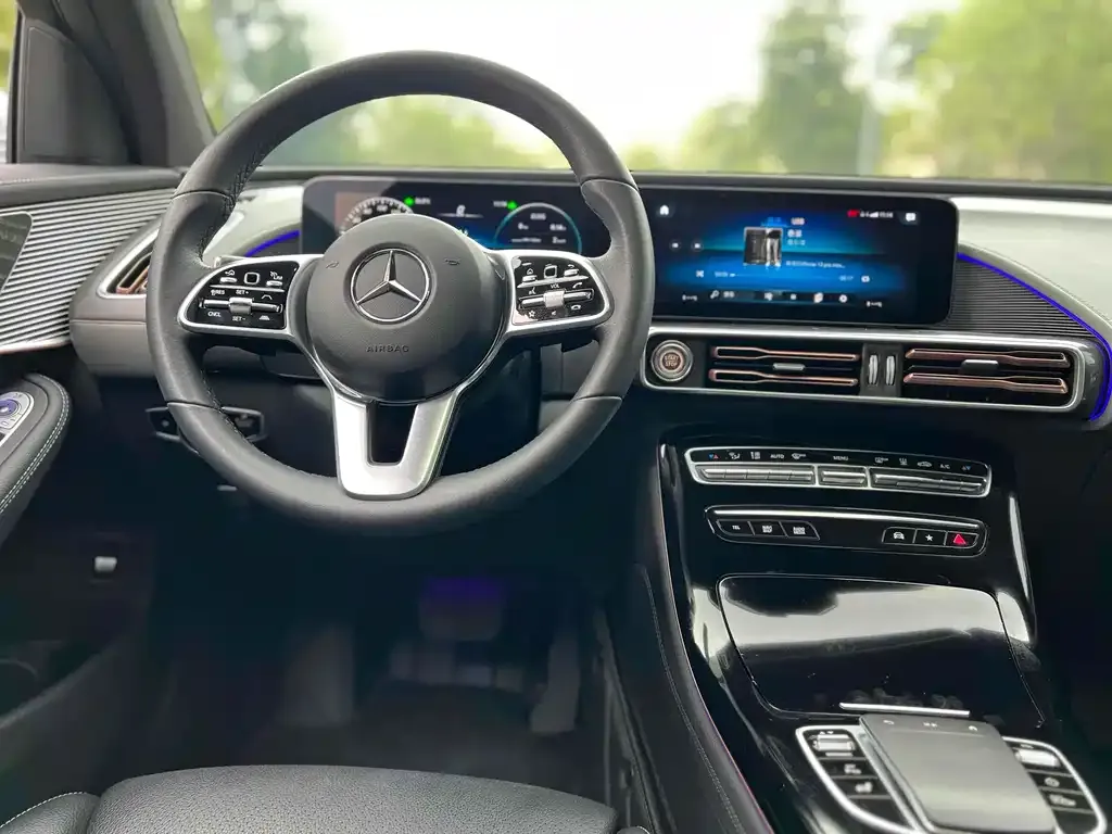 Mercedes-Benz EQC — фото 3