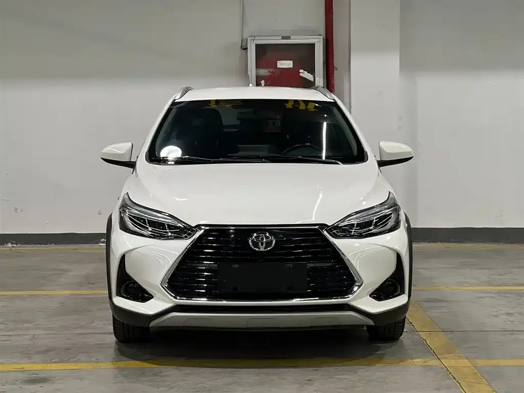 Toyota Yaris L — фото 3