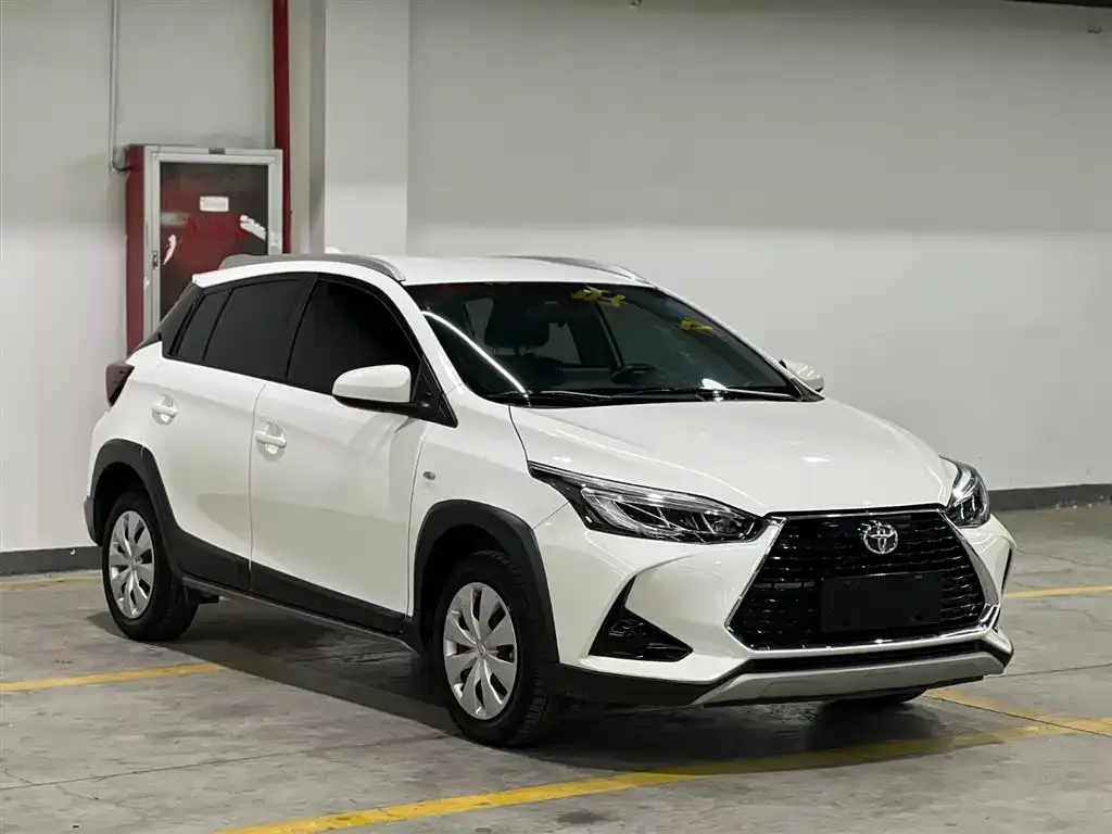 Toyota Yaris L — фото 4