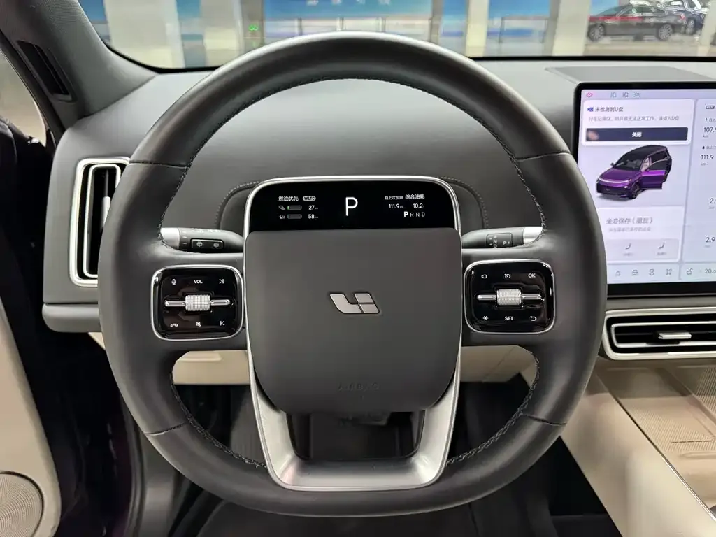 Li Auto i8 — фото 5