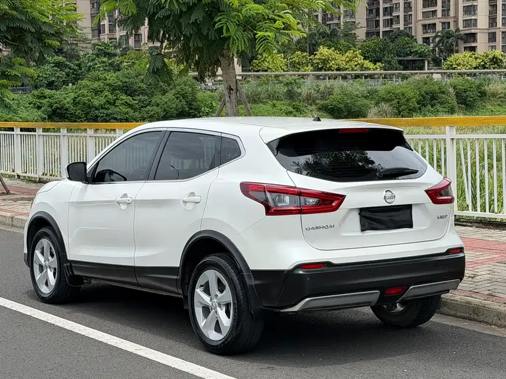Nissan Qashqai — фото 9