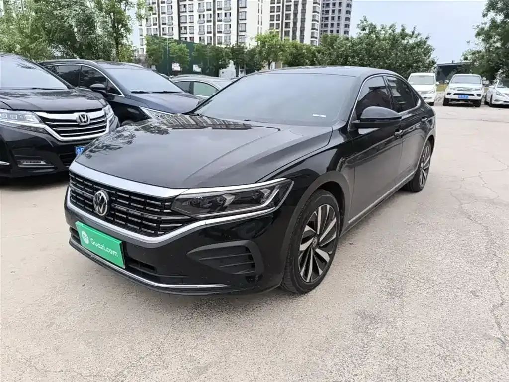 Volkswagen Passat — фото 1