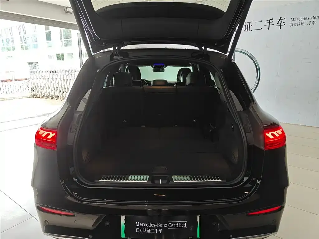 Mercedes-Benz EQS SUV — фото 9