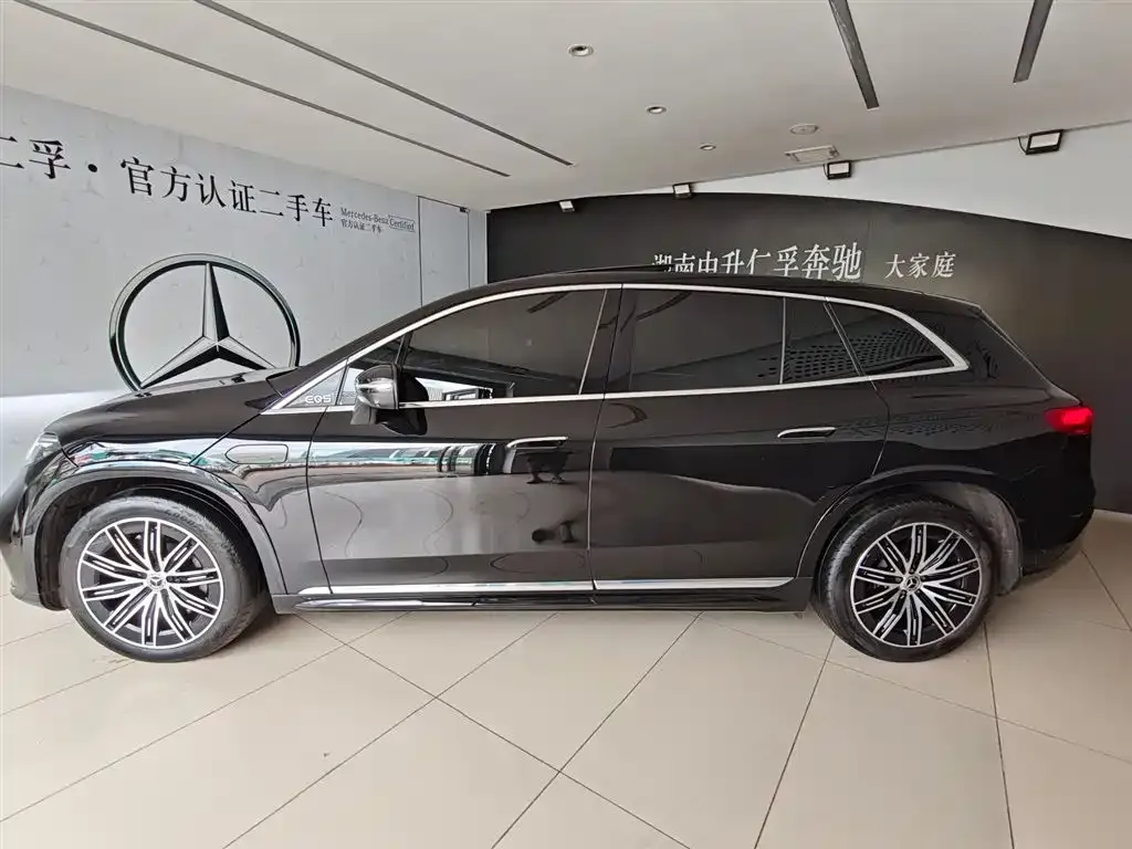 Mercedes-Benz EQS SUV — фото 10