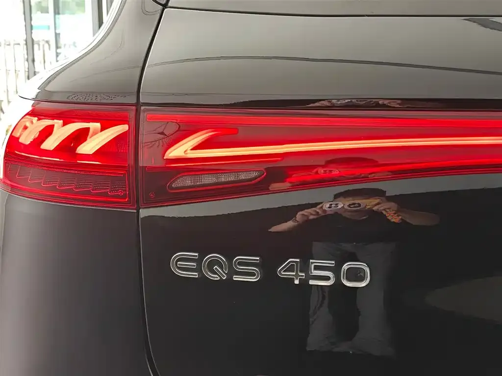 Mercedes-Benz EQS SUV — фото 5